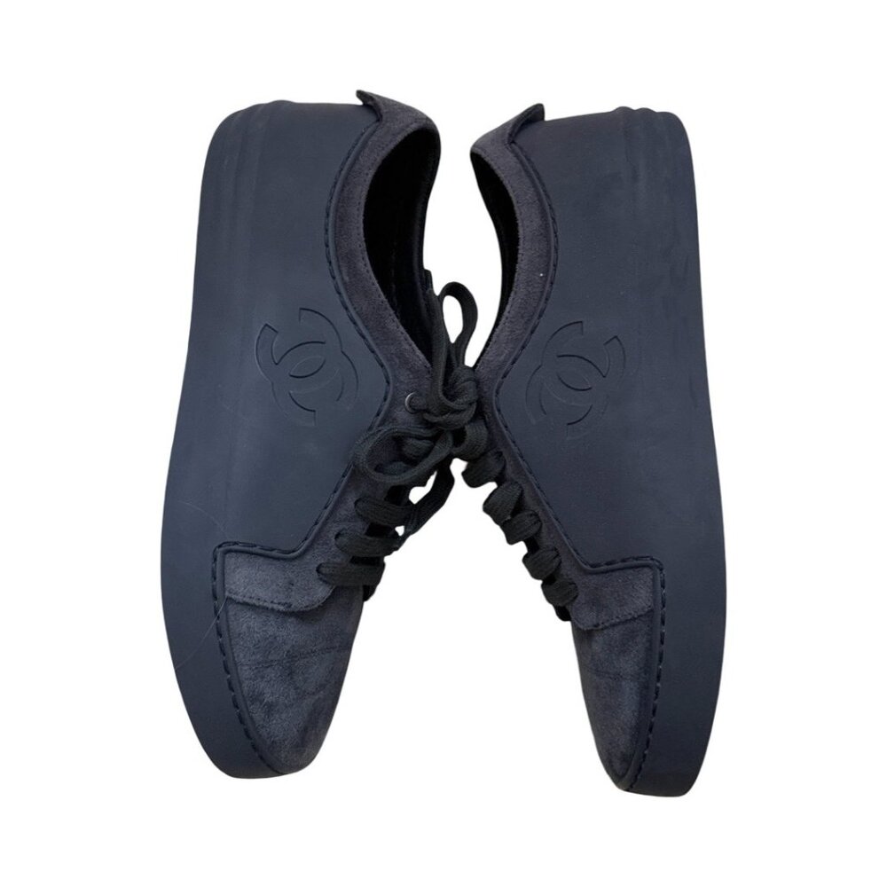 Chanel suede classic CC suede sneakers size 37.5 - Picture 2 of 6